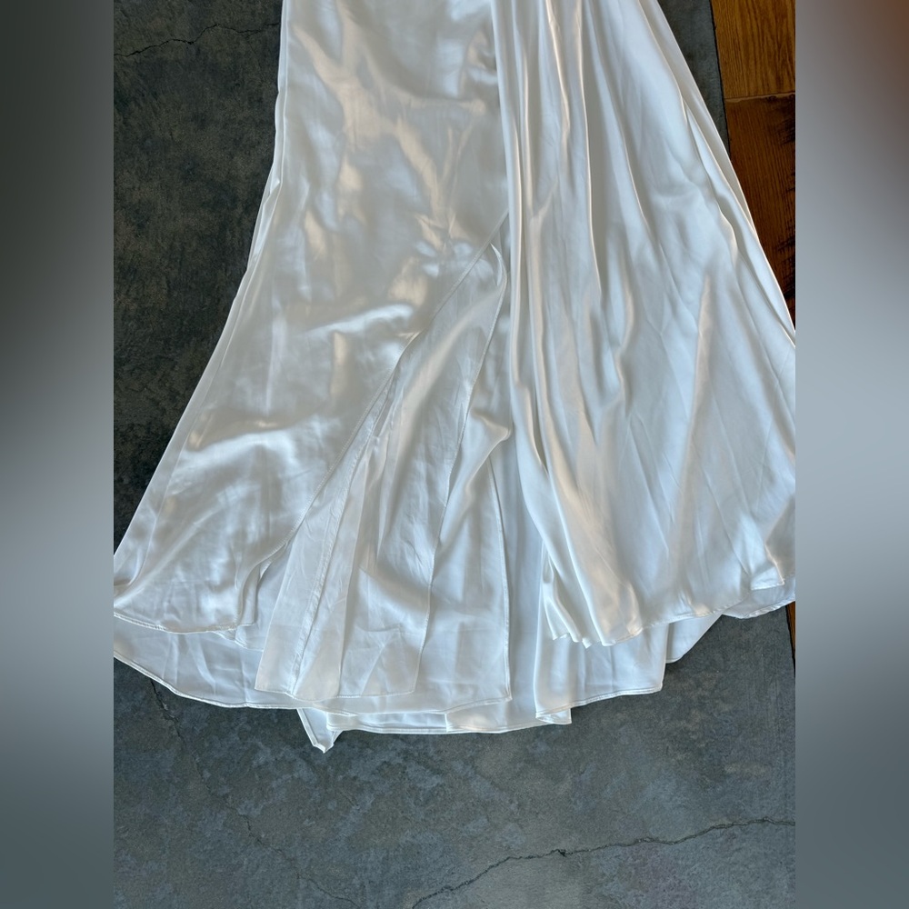 Mac Duggal White One-Shoulder Gown - Picture 5 of 10